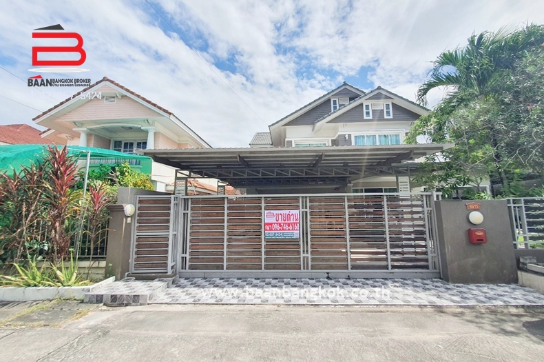 บ้านเดี่ยว หลังริม หมู่บ้าน มณีรินทร์ศรีราชา เนื้อที่ 133.7 ตรว. ถนนศรีราชา-หนองค้อ อ.ศรีราชา จ.ชลบุรี