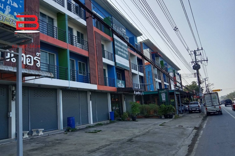 อาคารพาณิชย์ ใกล้ร้านอาหารบ่อเงิน เนื้อที่ 17.5 ตรว. ถนนลำลูกกาคลอง 4 อ.ธัญบุรี จ.ปทุมธานี