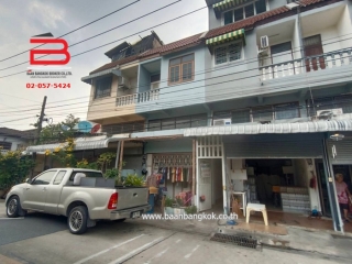 09225, อาคารพาณิชย์ หมู่บ้าน ประชากรไทย เนื้อที่ 20 ตรว.ถนนลาดพร้าว แขวงวังทองหลาง เขตบางกะปิ กรุงเทพฯ