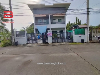 08468,  บ้านเดี่ยว หมู่บ้าน มารวย 2 เนื้อที่ 67 ตรว. ถนนพหลโยธิน เขตสายไหม