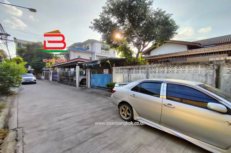 LINE_ALBUM_N.08443ที่ดินพร้อมบ้าน60ตรวชุมชนเมตตาพหล50แยก19_230520_13