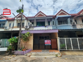 08541, ทาวน์เฮาส์ หมู่บ้านพารวย บางบัวทอง เนื้อที่ 20 ตรว. ถนนชัยพฤกษ์ อ.บางบัวทอง จ.นนทบุรี