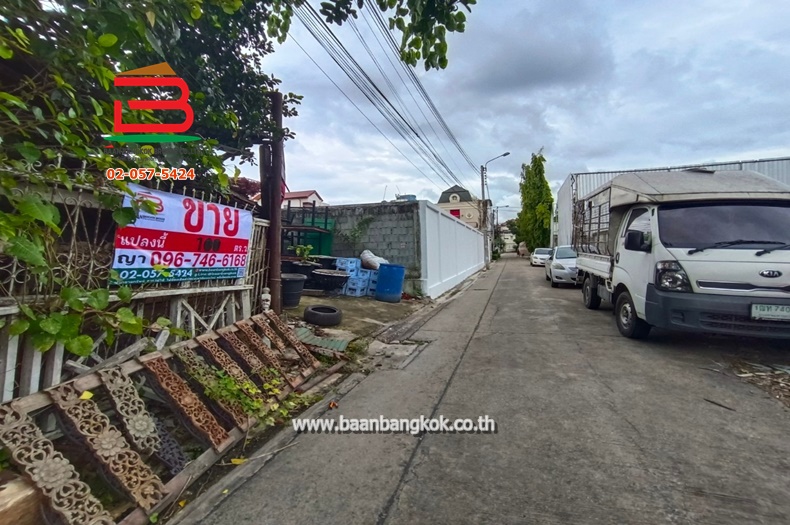 ที่ดินเปล่า ซอยลาดพร้าว 1 แยก 21 เนื้อที่ 100 ตรว. ถนนลาดพร้าว แขวงจอมพล เขตจตุจักร กรุงเทพมหานคร 
