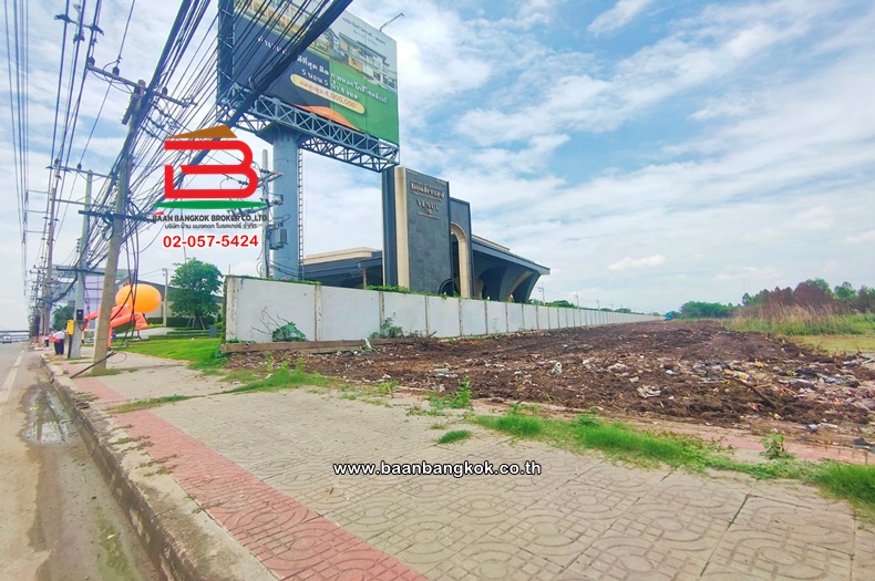 ที่ดินเปล่า เนื้อที่ 23-0-52 ไร่ ติดกับโครงการบูเลอวาร์ด (ซอยคลองหลวง 10) ถนนพหลโยธิน ตำบลคลองหนึ่ง อำเภอคลองหลวง จังหวัดปทุมธานี 