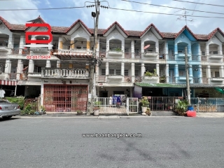 08942, ทาวน์เฮ้าส์ หมู่บ้าน วิเศษสุขนคร ซ.สุขสวัสดิ์ 66 เนื้อที่ 18 ตรว ถ.สุขสวัสดิ์ เขตราษฎร์บูรณะ