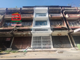 10102, อาคารพาณิชย์ อยู่ในซอยสุขุมวิท 99 (ตรงข้ามซอยสุขุมวิท 62) เนื้อที่ 15 ตารางวา ใกล้ BTS สุขุมวิท 99 แขวงบางจาก เขตพระโขนง กรุงเทพมหานคร 