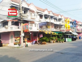 10559, ทาวน์โฮม หมู่บ้าน บัวทองธานี เนื้อที่ 17 ตรว ถ.กาญจนาภิเษก อ.บางบัวทอง จ.นนทบุรี