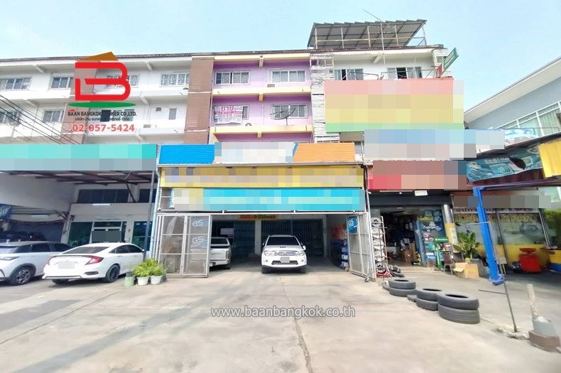 อาคารพาณิชย์ 4.5 ชั้น ติดถนนอ่อนนุช เนื้อที่ 57 ตรว.  ใกล้ซอยอ่อนนุช 55 /1,ซอยสุขุมวิท 77 ถนนอ่อนนุช แขวงประเวศ เขตประเวศ กรุงเทพมหานคร