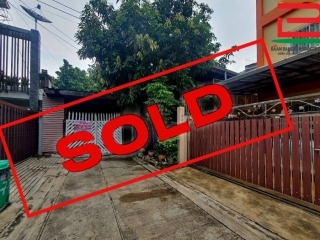 09690, ที่ดินพร้อมบ้านไม้ ซอยประชาสงเคราะห์ 24 แยก 1 เนื้อที่ 53 ตารางวา ใกล้มหาวิทยาลัยหอการค้า, ใกล้ตลาดห้วยขวาง ถนนวิภาวดี แขวงสามเสนใน เขตดุสิต(บางซื่อ) กรุงเทพมหานคร 