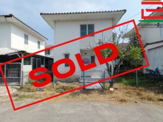 09297, บ้านเดี่ยว หมู่บ้าน บ้านเอื้ออาทร ลาดหลุมแก้ว เนื้อที่ 22.5 ตรว ถนนสาย 346 อ.ลาดหลุมแก้ว จ.ปทุมธานี