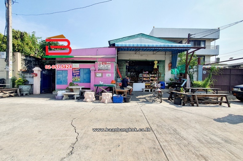 ที่ดินพร้อมบ้าน เนื้อที่ 74 ตร.ว. ซอยงามวงศ์วาน 9 แยก 11 (ใกล้โรงแรมรีเจ้นท์) ตำบลบางกระสอ อำเภอเมืองนนทบุรี นนทบุรี  
