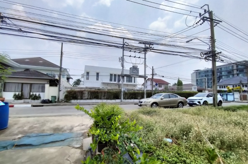 LINE_ALBUM_N.09394ที่ดินพร้อมกิจการห้องเช่า48ตรวซ.พหล56_๒๔๐๔๑๗_21