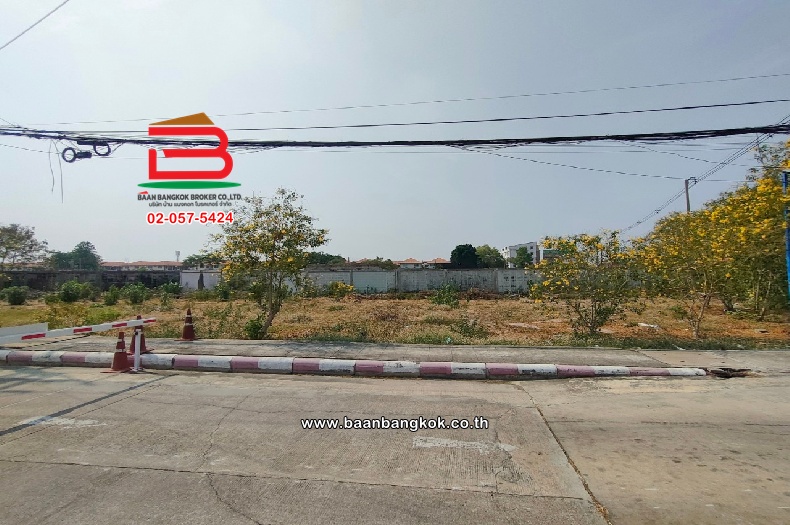ที่ดินเปล่า หมู่บ้าน สราญธร คลอง 4 เนื้อที่ 87 ตร.ว ใกล้โลตัสคลอง 4 ตำบลบึงยี่โถ อำเภอธัญบุรี จังหวัดปทุมธานี