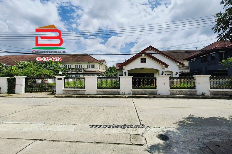 บ้านเดี่ยว หมู่บ้าน สราญธร คลอง 4 เนื้อที่ 82 ตร.ว ใกล้โลตัสคลอง 4 ตำบลบึงยี่โถ อำเภอธัญบุรี จังหวัดปทุมธานี