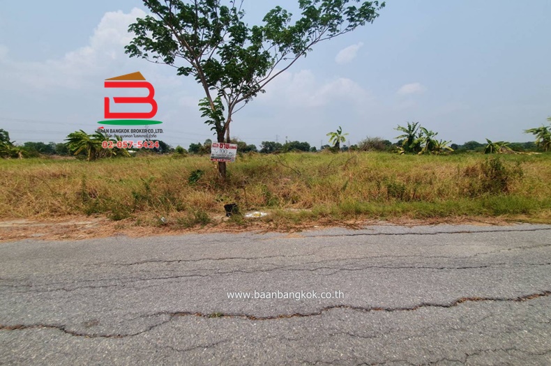 ที่ดินเปล่า หลังสถานีอนามัยบึงชำอ้อ คลองแปด เนื้อที่ 100 ตรว. ถนนรังสิต-นครนายก ตำบลบึงชำอ้อ อำเภอหนองเสือ จังหวัดปทุมธานี 