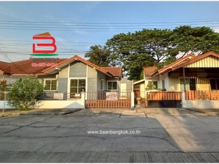10650, บ้านแฝด หมู่บ้าน ทรัพย์ธานี รังสิต-คลอง 9 เนื้อที่ 37.1 ตรว. ใกล้ซีเจ ซูเปอร์มาร์เก็ต สาขารังสิตคลอง 9 ถนนรังสิต-นครนายก ตำบลลำผักกูด อำเภอธัญบุรี จังหวัดปทุมธานี  