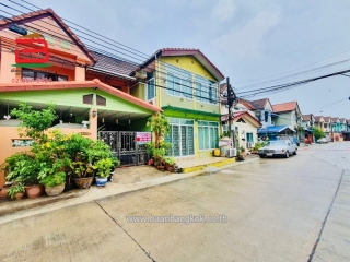 10029, ทาวน์เฮาส์ หมู่บ้าน ลภาวัน 8 เนื้อที่ 24 ตรว. ถนนรัตนาธิเบศร์ ตำบลละหาร อำเภอบางบัวทอง จังหวัดนนทบุรี