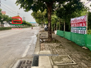 09421, ที่ดินเปล่า ติดถนนซอย ลาดกระบัง 32 เนื้อที่ 10-2-28 ไร่ ใกล้ท่าอากาศยานสุวรรณภูมิ ถนนลาดกระบัง แขวงลาดกระบัง เขตลาดกระบัง กรุงเทพมหานคร