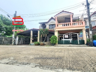 09664, ทาวน์เฮาส์ หมู่บ้าน ธนากร วิลล่า 2 (เทอดพระเกียรติ ซอย 5) เนื้อที่ 17 ตารางวา ใกล้รถไฟสายสีแดง(สถานีบางบำหรุ) ถนนเทอดพระเกียรติ ตำบลวัดชลอ อำเภอบางกรวย จังหวัดนนทบุรี    