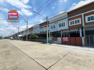 09782, ทาวน์เฮาส์ หมู่บ้าน ชลิดา รังสิต-คลอง 3 เนื้อที่ 23.6 ตารางวา (ซอยคลองสาม 6/1-2) ถนนรังสิต-นครนายก ตำบลคลองสาม อำเภอคลองหลวง จังหวัดปทุมธานี