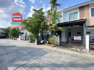 09718, ทาวน์เฮาส์ วิสต้า อเวนิว วัชรพล เนื้อที่ 21 ตรว. ถนนวัชรพล แขวงคลองถนน เขตสายไหม กรุงเทพฯ