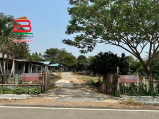 09861,  ที่ดินพร้อมบ้าน บางไทร-อยุธยา เนื้อที่ 2-2-15 ไร่ ใกล้คาเฟ่ ฟีโอน่า ทรอปิคอล บางไทร ถนนทางหลวงหมายเลข 3111 ตำบลบางไทร อำเภอบางไทร จังหวัดอยุธยา