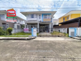 09880, บ้านเดี่ยว หมู่บ้าน เทรนดี้ ธารา รามคำแหง (ซอยราษฎร์พัฒนา 23/1) เนื้อที่ 52.7 ตรว. ถนนรามคำแหง แขวงสะพานสูง เขตสะพานสูง กรุงเทพฯ