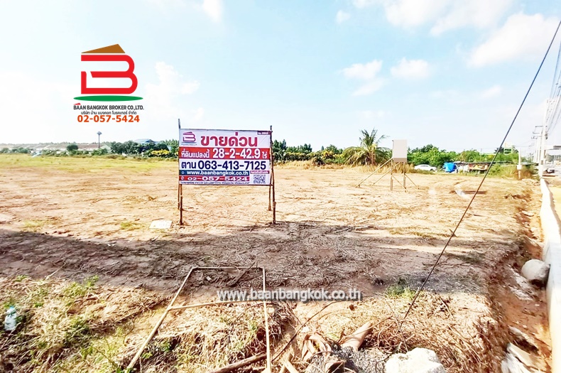 ที่ดินเปล่า ติดถนนสาย ปท.3004 (ลำลูกกา-คลอง 7) เนื้อที่ 28-2-42.9 ไร่ ใกล้สามแยกไฟแดง เส้น 3004 ตำบลบึงคำพร้อย อำเภอลำลูกกา จังหวัดปทุมธานี   