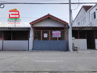 09951, ทาวน์เฮาส์ ลำลูกกา-คลอง 4 ซอยไสวประชาราษฎร์ 7 เนื้อที่ 16.6 ตรว. ใกล้ตลาดเอ.ซี ลำลูกกา คลอง 4 ถนนลำลูกกา ตำบลลาดสวาย อำเภอลำลูกกา จังหวัดปทุมธานี