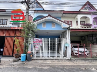 09897, ทาวน์เฮาส์ หมู่บ้าน ซื่อตรง (ซอยพหลโยธิน 52) เนื้อที่ 18.8 ตรว. ถนนพหลโยธิน แขวงคลองถนน เขตสายไหม กรุงเทพฯ