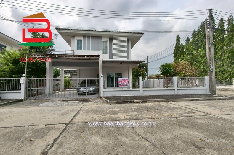 บ้านเดี่ยว หมู่บ้าน ภัทรีดาวิลล่า (ซอยวัดหนองปรง) เนื้อที่ 63.6 ตารางวา ใกล้วัดหนองปรง ถนนกรุงเทพ-ปทุมธานี ตำบลบางเดื่อ อำเภอเมืองปทุมธานี จังหวัดปทุมธานี