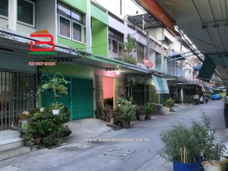 10097, อาคารพาณิชย์ 3 ชั้น ใกล้ตลาดท้ายบ้าน เนื้อที่ 13 ตรว. ตรงข้าม รร.เซนต์ราฟาแอล ถนนสุขุมวิท ตำบลท้ายบ้าน อำเภอเมือง จังหวัดสมุทรปราการ