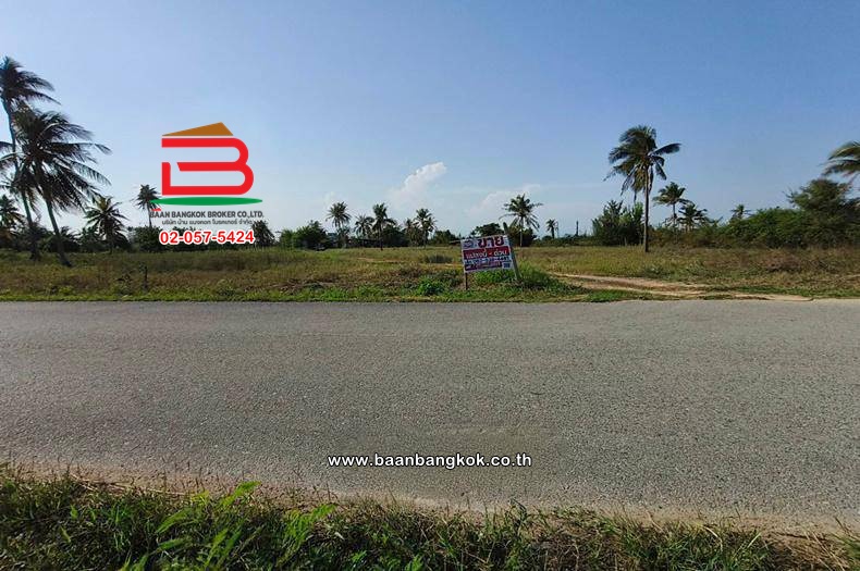 ที่ดินเปล่า เนื้อที่ 33-0-38 ไร่ ซอยสันตินคร ใกล้หมู่บ้านศิริวรรณ ถนนเพชรเกษม ตำบลอ่าวน้อย อำเภอเมืองประจวบคีรีขันธ์ ประจวบคีรีขันธ์  