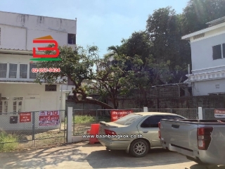 10279, ที่ดินพร้อมบ้าน เคหะชุมชนบางบัว (พหลโยธิน 49/1 แยก 7) เนื้อที่ 52.3 ตารางวา ใกล้ BTS สถานีบางบัว ถนนวิภาวดี แขวงตลาดบางเขน เขตหลักสี่ กรุงเทพมหานคร   