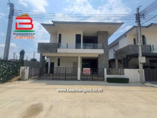 11829, บ้านเดี่ยว หลังริม โครงการ เอสเกต พรีเมี่ยม ราชพฤกษ์-346 (ซอยวัดท่าเกวียน) เนื้อที่ 103 ตรว. ใกล้โรบินสัน ไลฟ์ สไตล์ ราชพฤกษ์ ถนนราชพฤกษ์ ตำบลคลองข่อย อำเภอปากเกร็ด จังหวัดนนทบุรี