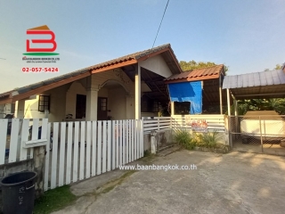 09977, ที่ดินพร้อมบ้าน บ้านสวนแสนสุข ติดถ.เพชรเกษม คลอง 29 เนื้อที่ 107.4 ตรว ต.บางปลากด อ.องครักษ์ จ.นครนายก