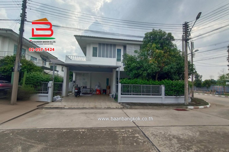 บ้านเดี่ยว หมู่บ้าน ภัทรีดาวิลล่า (ซอยวัดหนองปรง) เนื้อที่ 64 ตรว. ถนนกรุงเทพ-ปทุมธานี ตำบลบางเดื่อ อำเภอเมือง จังหวัดปทุมธานี