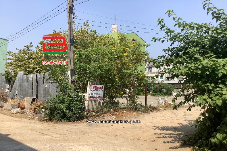 ที่ดินเปล่า แปลงมุม ซอยลาดกระบัง 4 เนื้อที่ 242 ตร.ว (ใกล้สนามบินสุวรรณภูมิ) แขวงลาดกระบัง เขตลาดกระบัง กรุงเทพมหานคร 