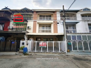 10386, ทาวน์โฮม หมู่บ้าน โรยัลสายไหม วิลเลจ (ซอยสายไหม 15/1) เนื้อที่ 20 ตรว. ถนนสายไหม แขวงสายไหม เขตสายไหม กรุงเทพมหานคร