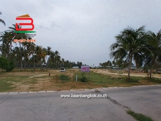 09383, ที่ดินเปล่า เนื้อที่ 4 ไร่ ซอยสุขสมบูรณ์ 7 (แยกถนนเกาะหลัก) ถนนเพชรเกษม ต.เกาะหลัก อ.เมือง จ.ประจวบคีรีขันธ์