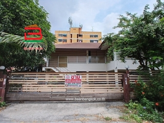 10469, ที่ดินพร้อมบ้าน ซอยแบริ่ง 50 แยก 3 เนื้อที่ 102 ตรว. ใกล้รร.เซนต์แอนดรูว์ส สุขุมวิท 107 ถนนบางนา-ตราด ตำบลสำโรงเหนือ อำเภอเมือง จังหวัดสมุทรปราการ