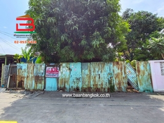 10327, ที่ดินพร้อมบ้าน เนื้อที่ 28 ตรว. มบ.ลิขิต 7 ซอย 9 ยาว ถนนกิ่งแก้ว ต.บางพลีใหญ่ อ.บางพลี จ.สมุทรปราการ