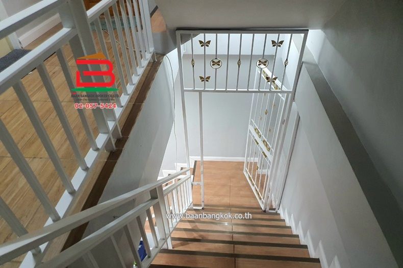 LINE_ALBUM_No.10464 อาคารพาณิชย์มั่งมีนคร_250324_25