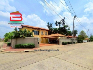 11956, บ้านเดี่ยว หมู่บ้าน แกรนด์คาแนล ดอนเมือง หลังมุม เนื้อที่ 139.6 ตรว. ถนนวิภาวดี-รังสิต แขวงสีกัน เขตดอนเมือง กรุงเทพมหานคร