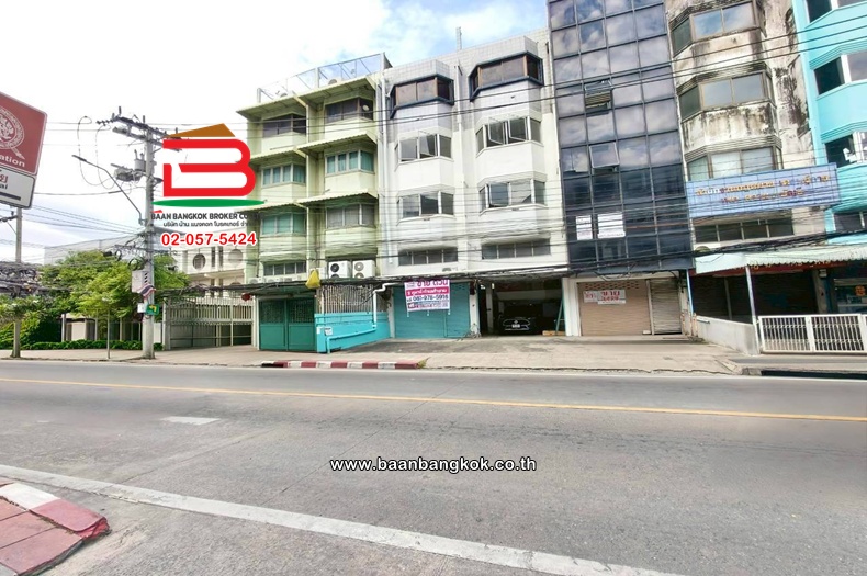 อาคารพาณิชย์ โชคชัย 4 แยก 6 เนื้อที่ 53.4 ตร.ว. ใกล้ BTS โชคชัย 4 แขวงลาดพร้าว เขตบางกะปิ