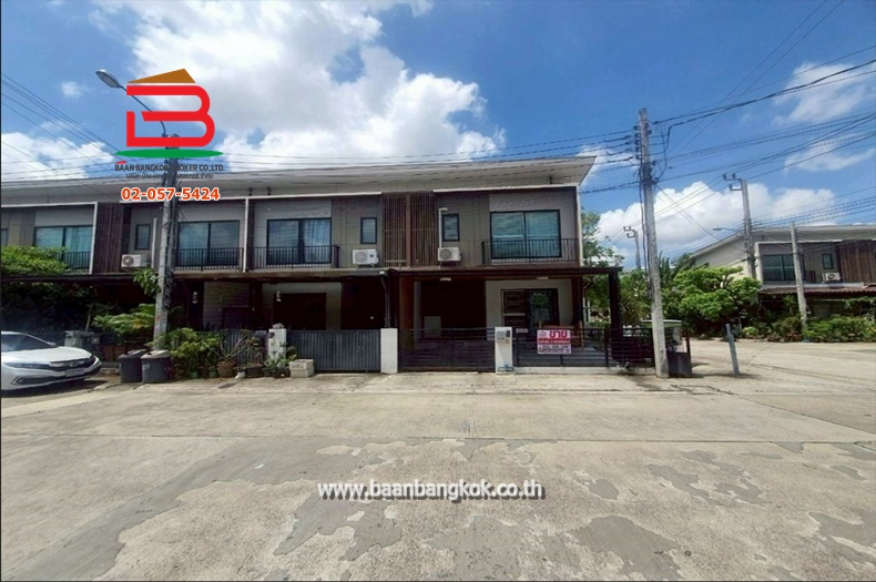 ทาวน์เฮาส์ หมู่บ้าน เดอะคอนเนค 34 เนื้อที่ 26.1 ตรว. ถนนกาญจนาภิเษก แขวงดอกไม้ เขตประเวศ กรุงเทพมหานคร