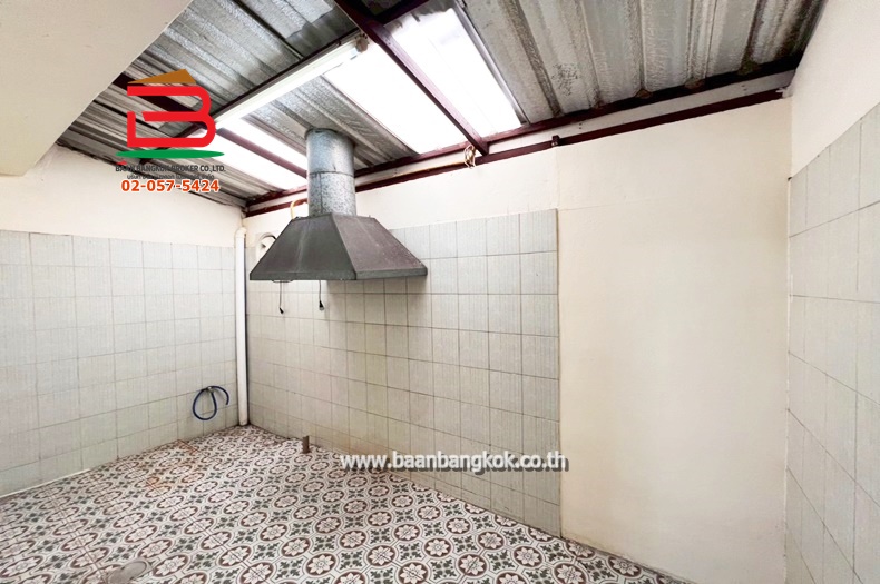 LINE_ALBUM_No.10364 อาคารพาณิชย์ 3.5ชั้น แอร์วิลล่า คลอง2_250513_18