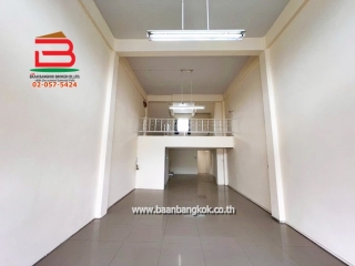 LINE_ALBUM_No.10364 อาคารพาณิชย์ 3.5ชั้น แอร์วิลล่า คลอง2_250513_31