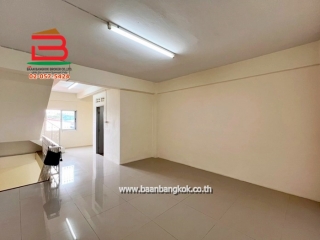 LINE_ALBUM_No.10364 อาคารพาณิชย์ 3.5ชั้น แอร์วิลล่า คลอง2_250513_19