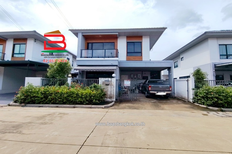บ้านแฝด โครงการ เสนาพาร์ค วิลล์ รามอินทรา - วงแหวน เนื้อที่ 43.9 ตรว. (ซอยรามอินทรา 83)  ใกล้แฟชั่นไอส์แลนด์ ถนนกาญจนาภิเษก วงแหวน-รามอินทรา แขวงคันนายาว เขตคันนายาว กรุงเทพมหานคร